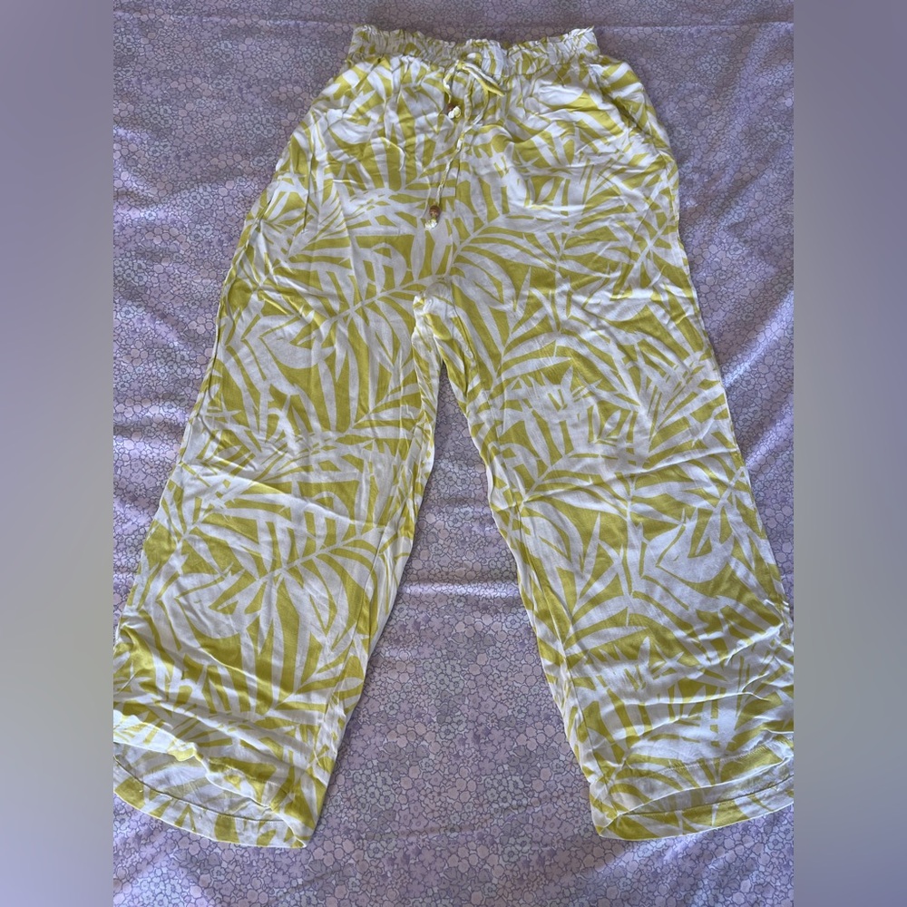 Jane and Delancey White and Light Green Palm Print Women’s Pants
